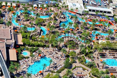 MGM Grand Hotel Pool .